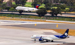 Aeromexico and Delta planes at LAX.
