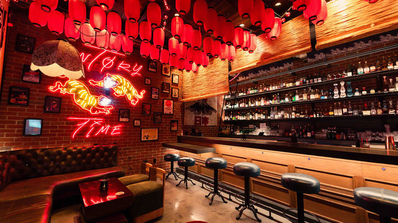 Here Kitty Kitty Vice Den is tucked away in the Famous Food Street Eats at Resorts World.